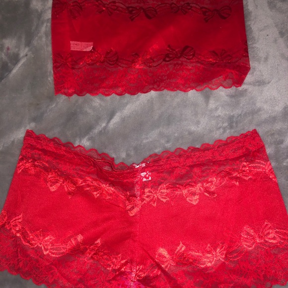 Lingerie set - Picture 3 of 3